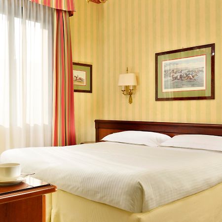Unaway Hotel & Residence Linea Uno Milano Exterior photo