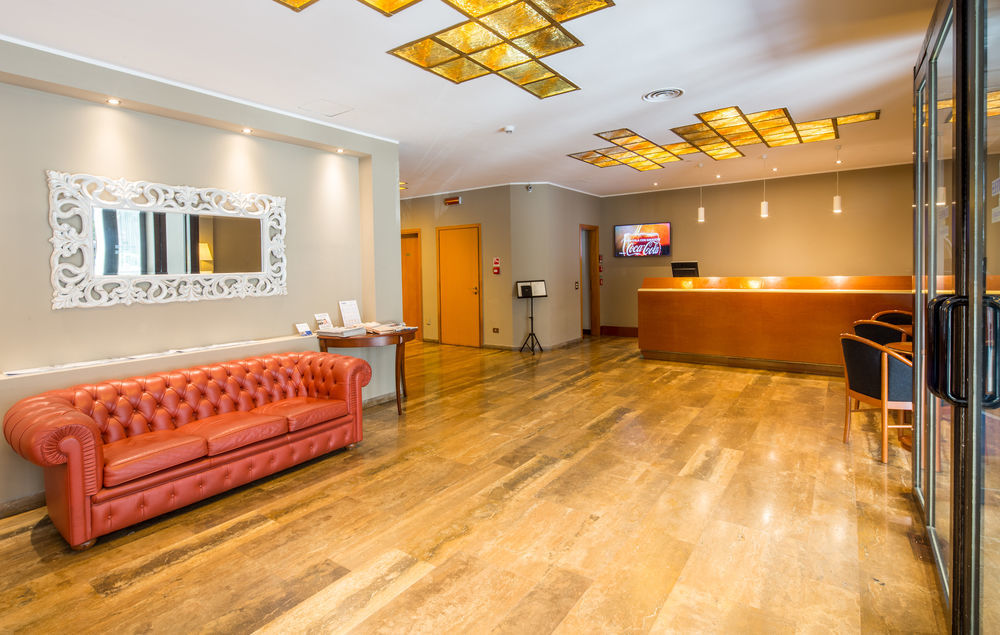 Unaway Hotel & Residence Linea Uno Milano Exterior photo