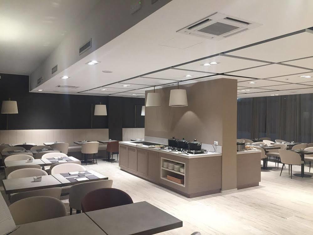Unaway Hotel & Residence Linea Uno Milano Exterior photo
