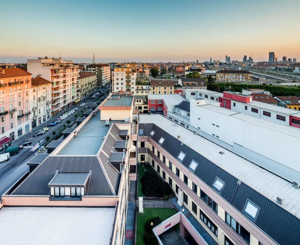 Unaway Hotel & Residence Linea Uno Milano Exterior photo