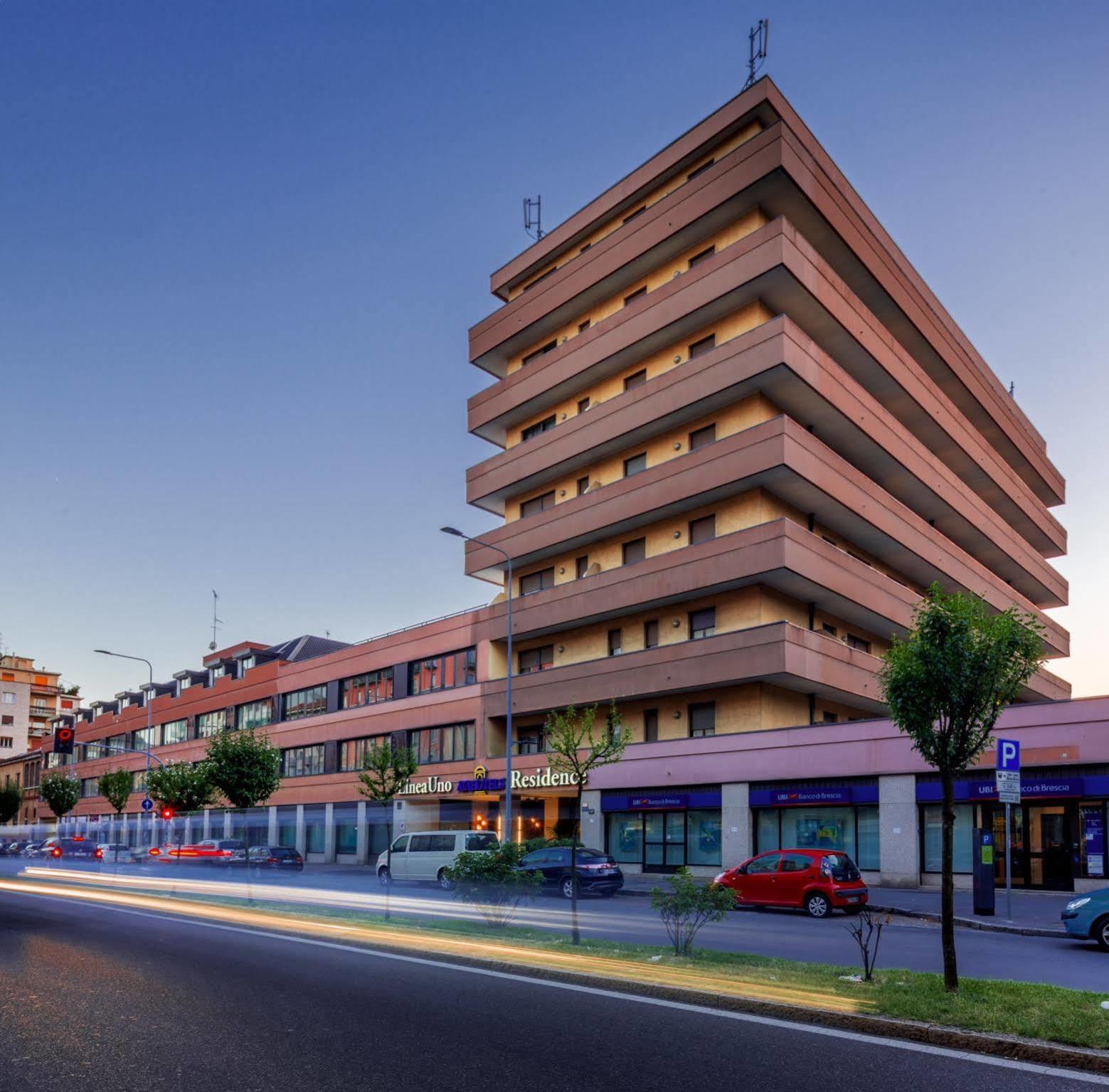 Unaway Hotel & Residence Linea Uno Milano Exterior photo