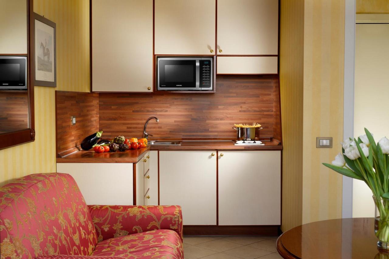 Unaway Hotel & Residence Linea Uno Milano Exterior photo